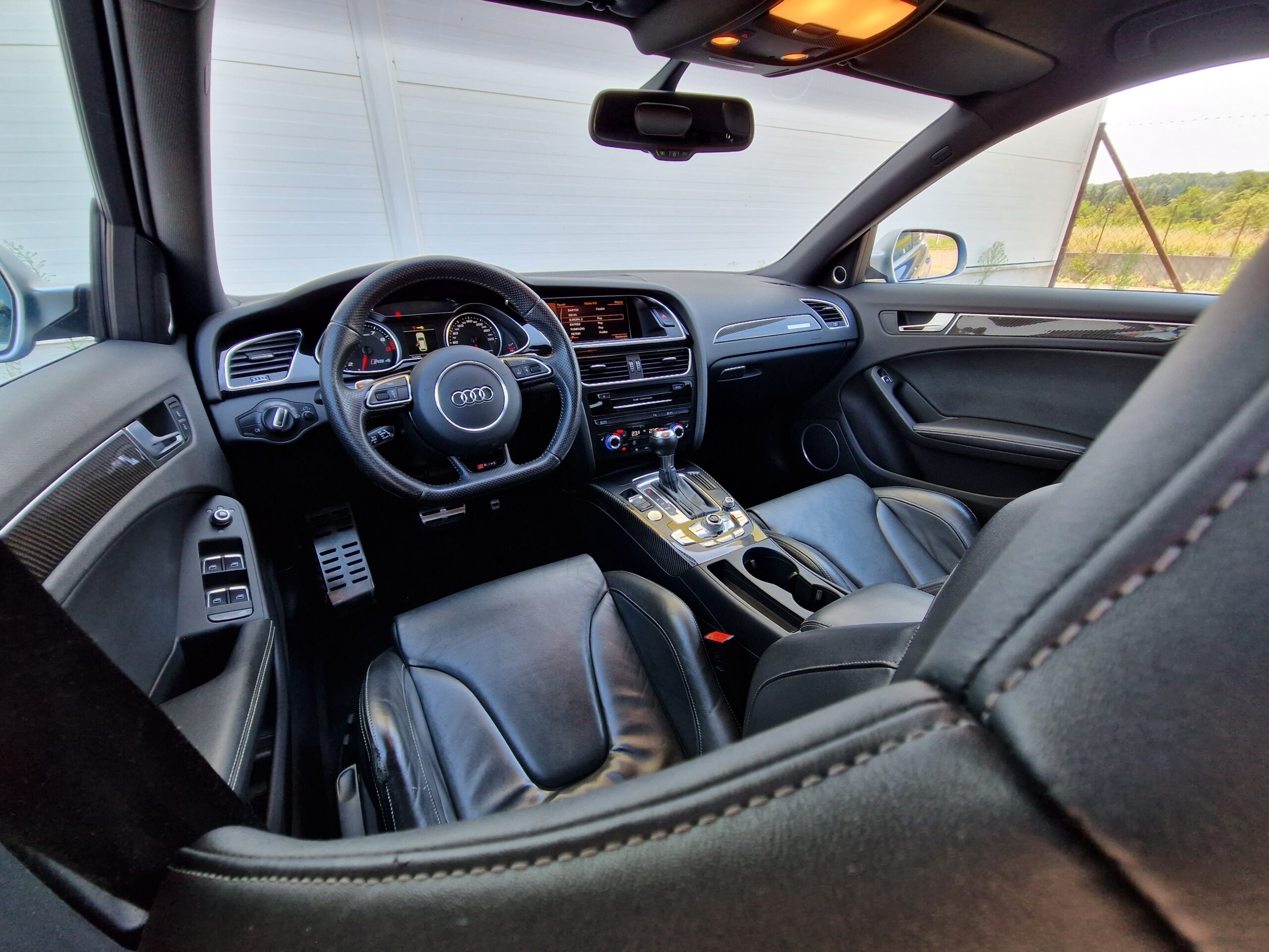 AUDI RS4 AVANT 4,2 FSI 450PS V8 QUATTRO 2013