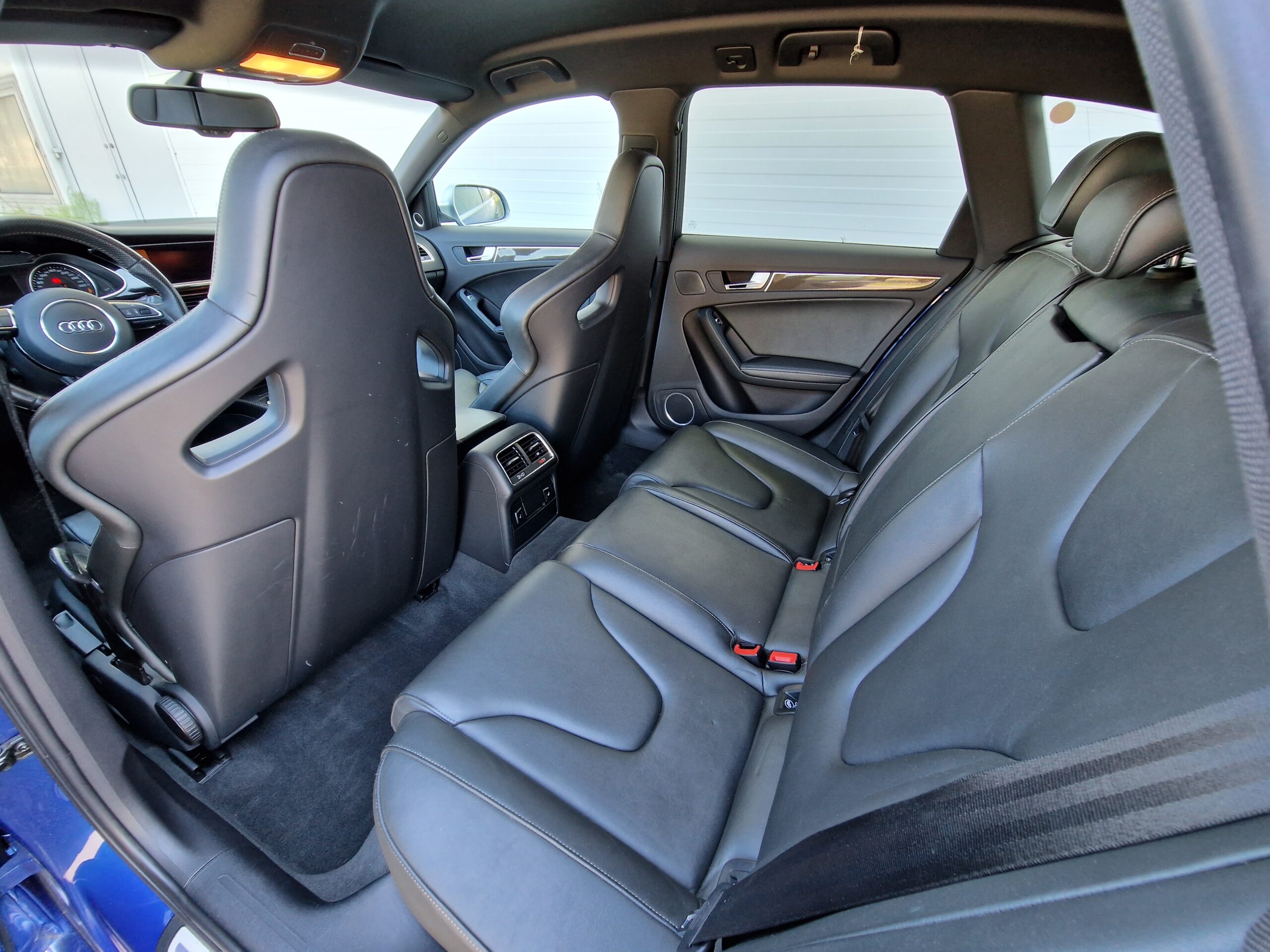 AUDI RS4 AVANT 4,2 FSI 450PS V8 QUATTRO 2013