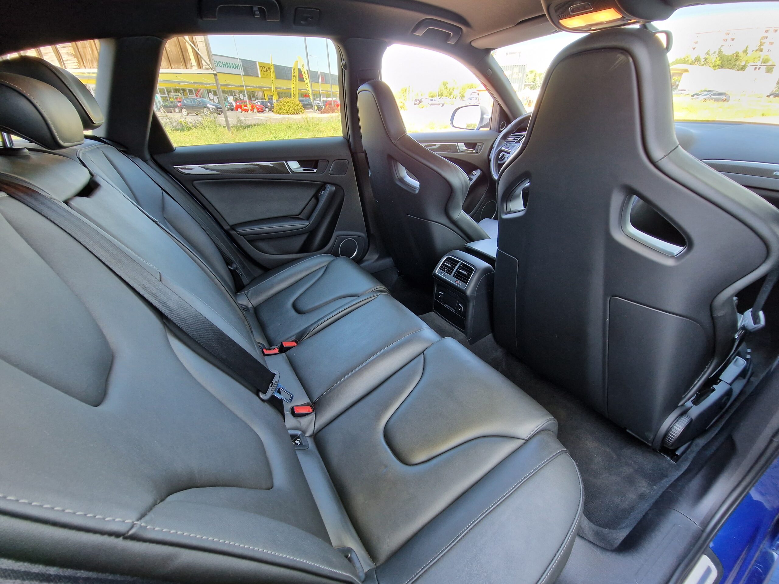 AUDI RS4 AVANT 4,2 FSI 450PS V8 QUATTRO 2013