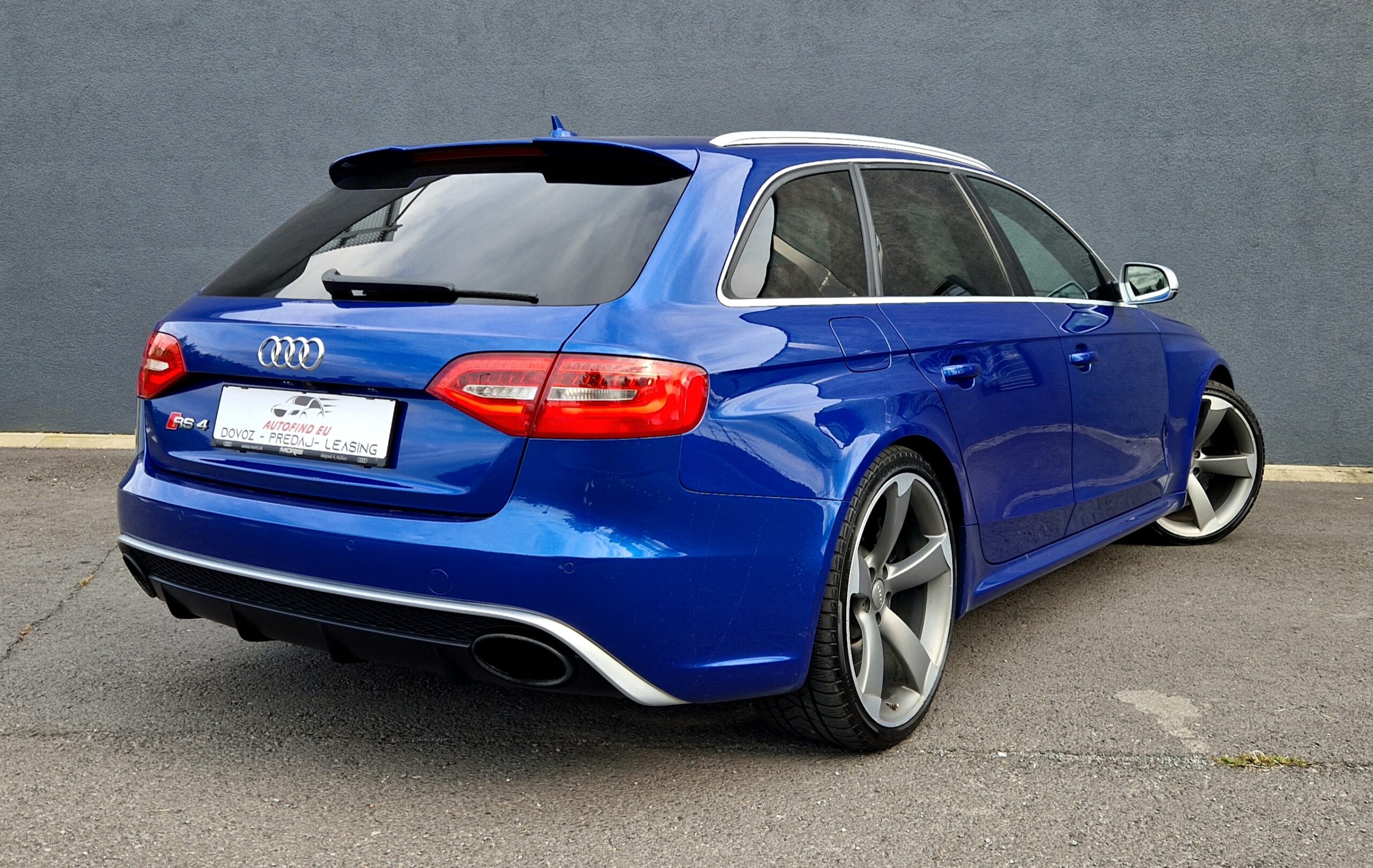 AUDI RS4 AVANT 4,2 FSI 450PS V8 QUATTRO 2013