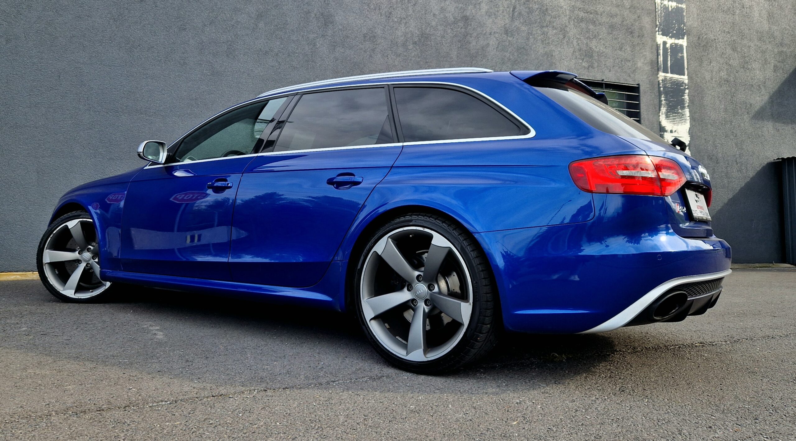 AUDI RS4 AVANT 4,2 FSI 450PS V8 QUATTRO 2013