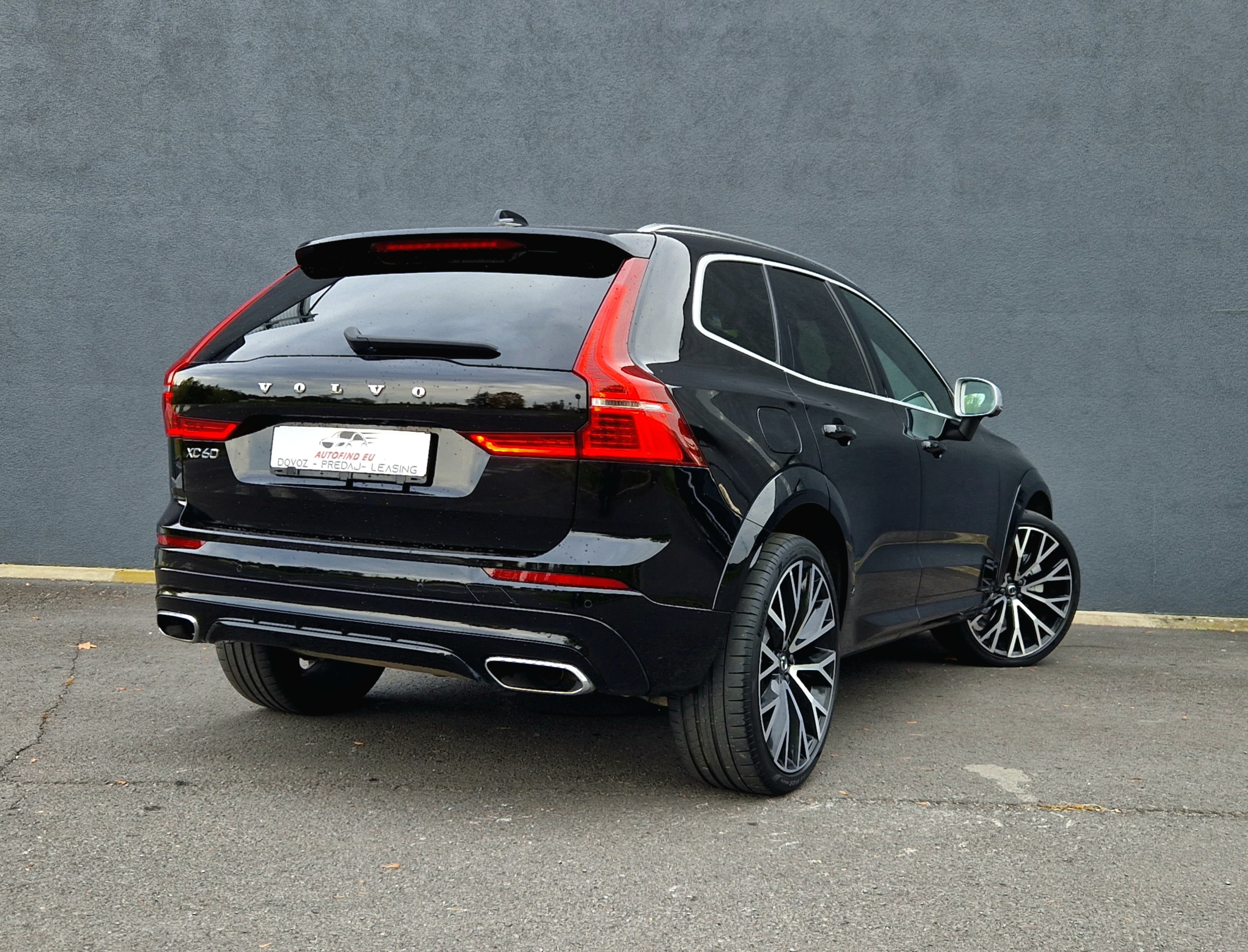 VOLVO XC T5 60 R-DESIGN AWD 2018 MOŽNÝ ODPOČET DPH