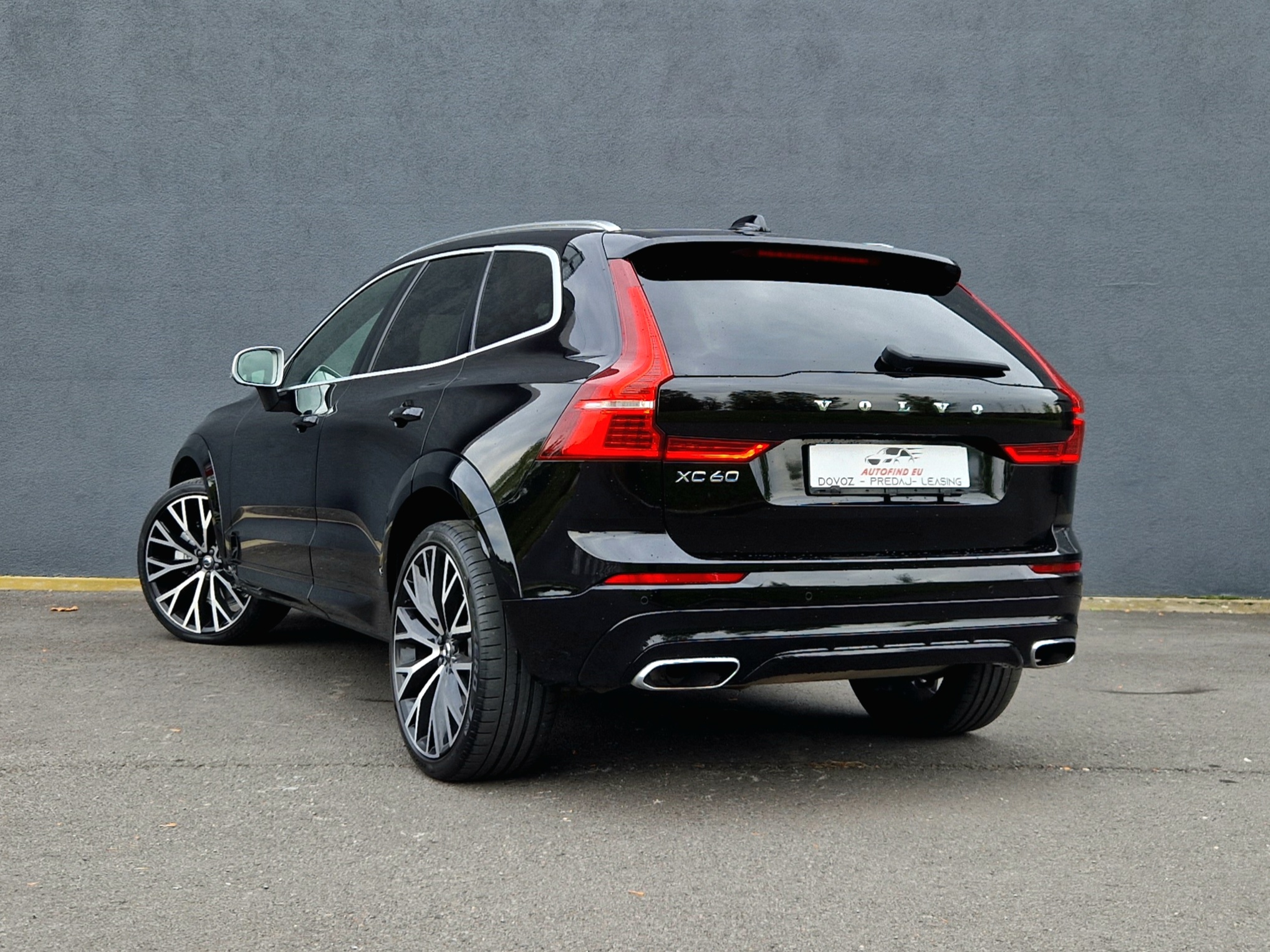 VOLVO XC T5 60 R-DESIGN AWD 2018 MOŽNÝ ODPOČET DPH