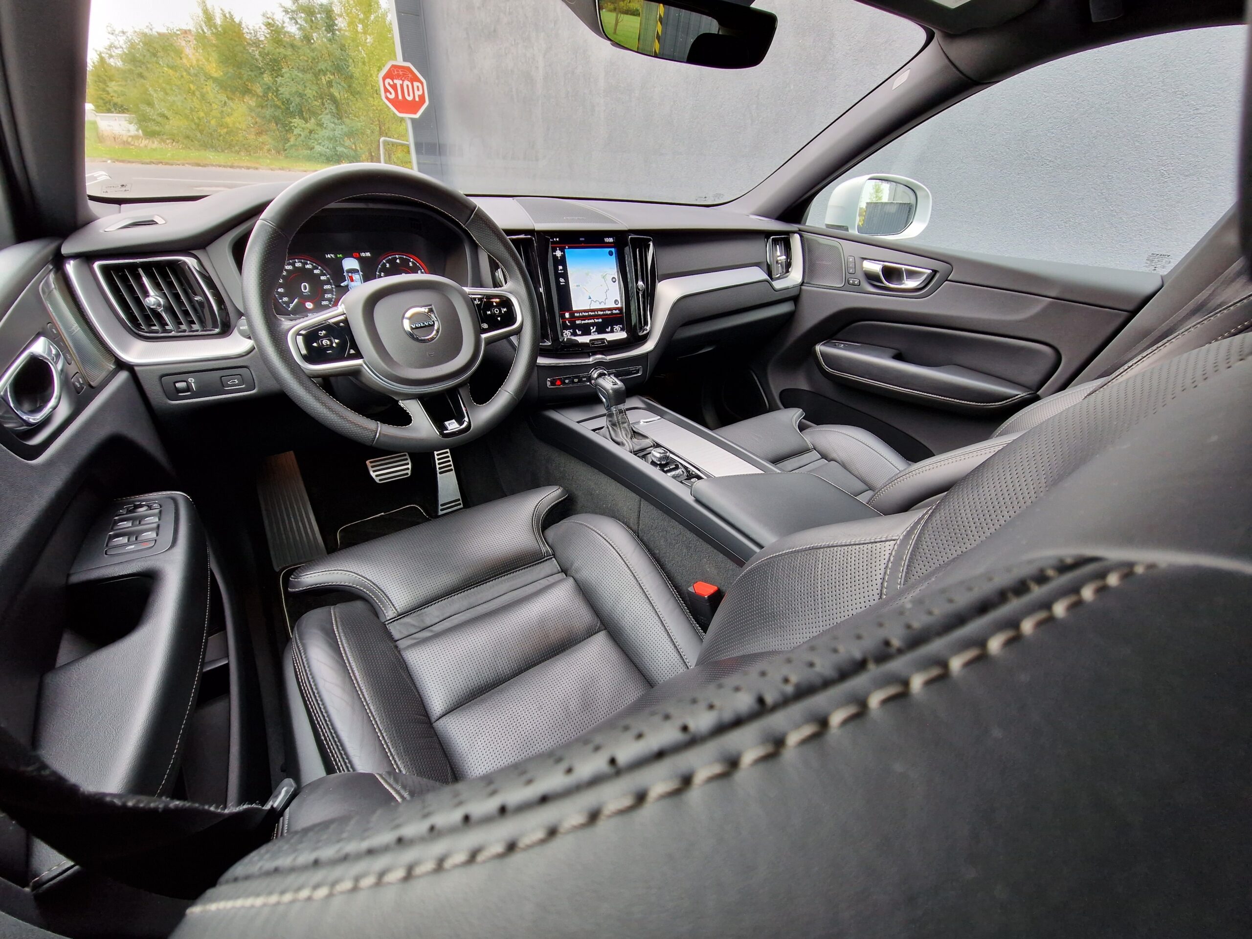 VOLVO XC T5 60 R-DESIGN AWD 2018 MOŽNÝ ODPOČET DPH