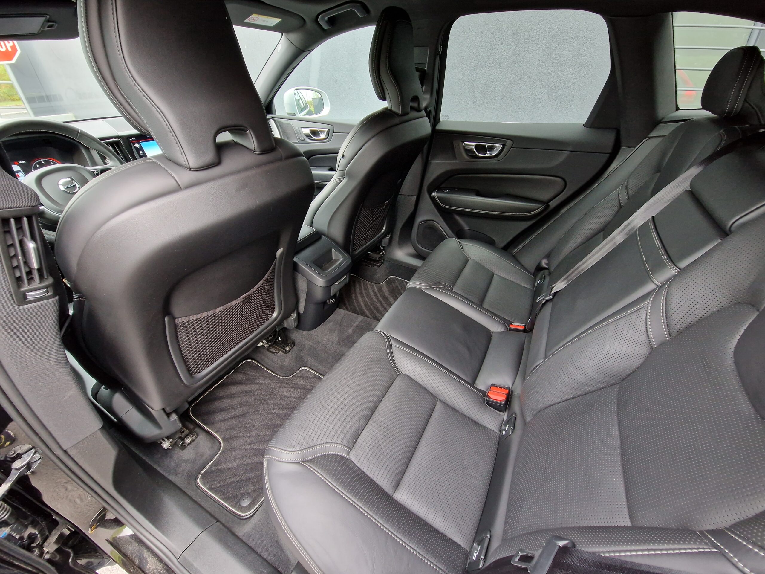 VOLVO XC T5 60 R-DESIGN AWD 2018 MOŽNÝ ODPOČET DPH