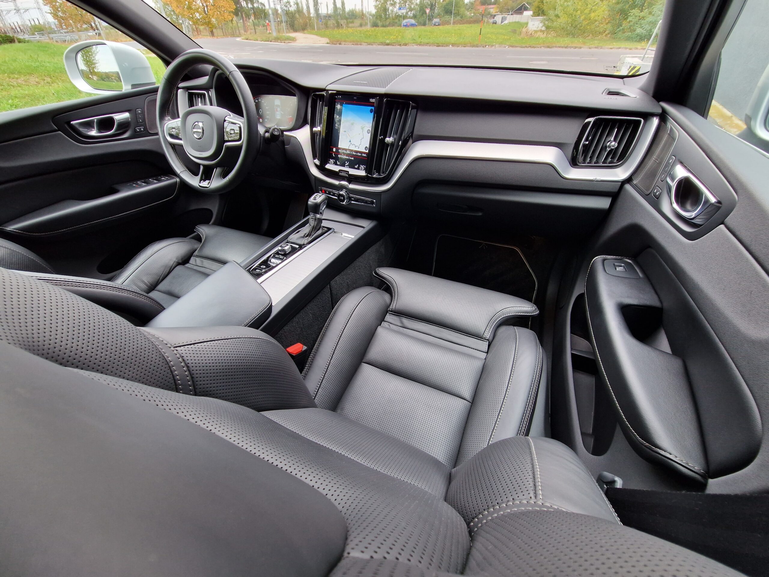 VOLVO XC T5 60 R-DESIGN AWD 2018 MOŽNÝ ODPOČET DPH