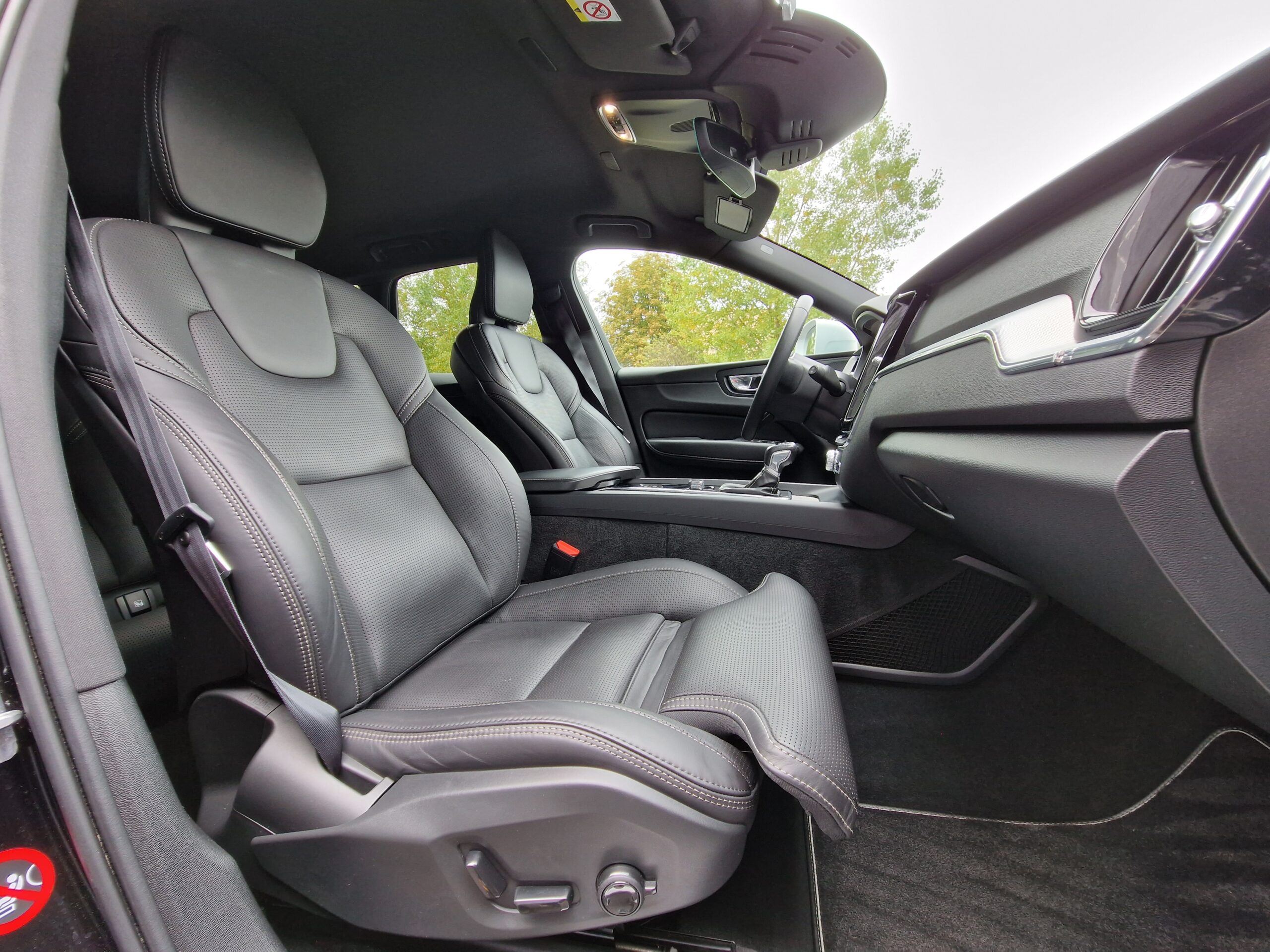 VOLVO XC T5 60 R-DESIGN AWD 2018 MOŽNÝ ODPOČET DPH