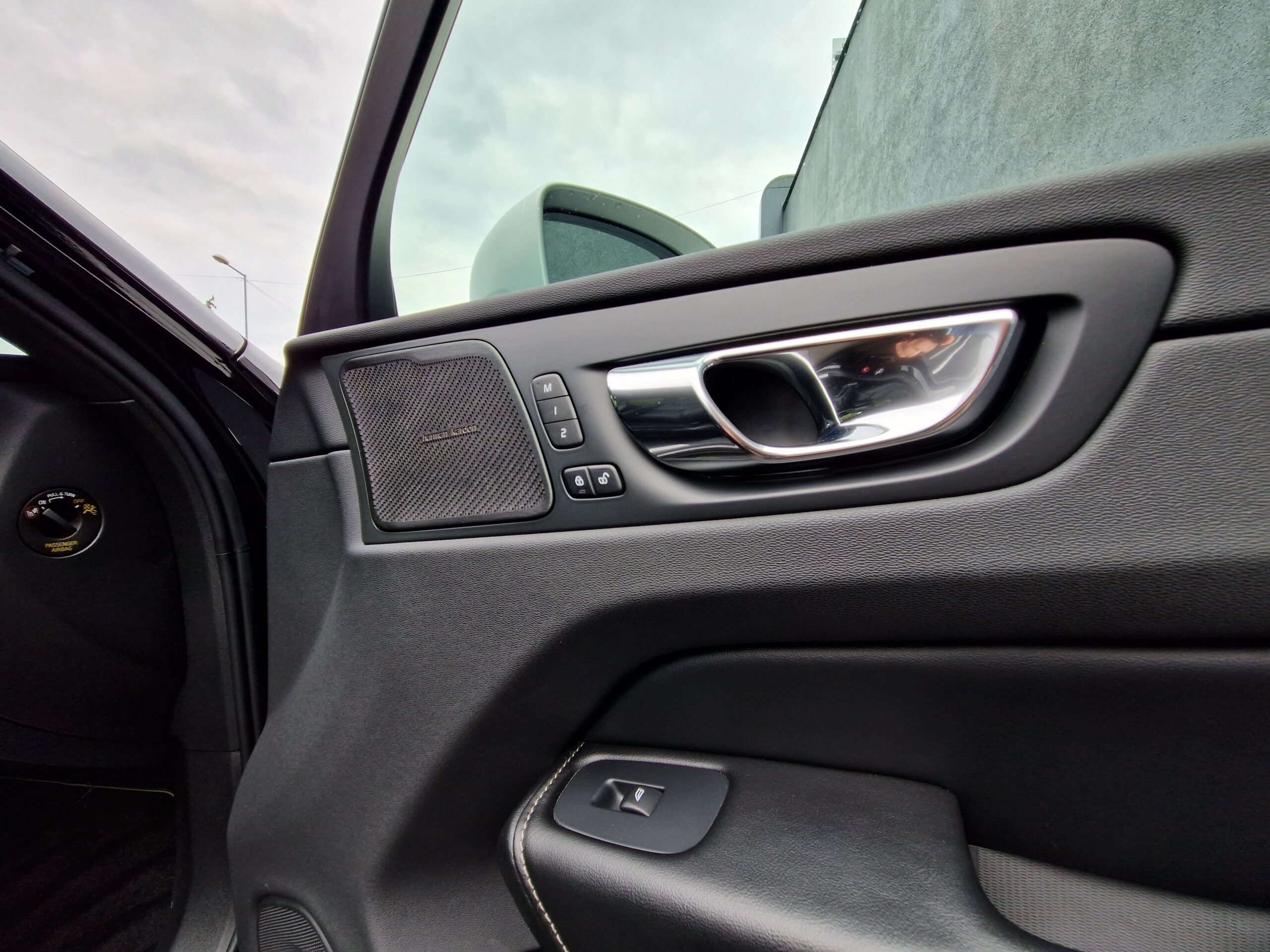 VOLVO XC T5 60 R-DESIGN AWD 2018 MOŽNÝ ODPOČET DPH