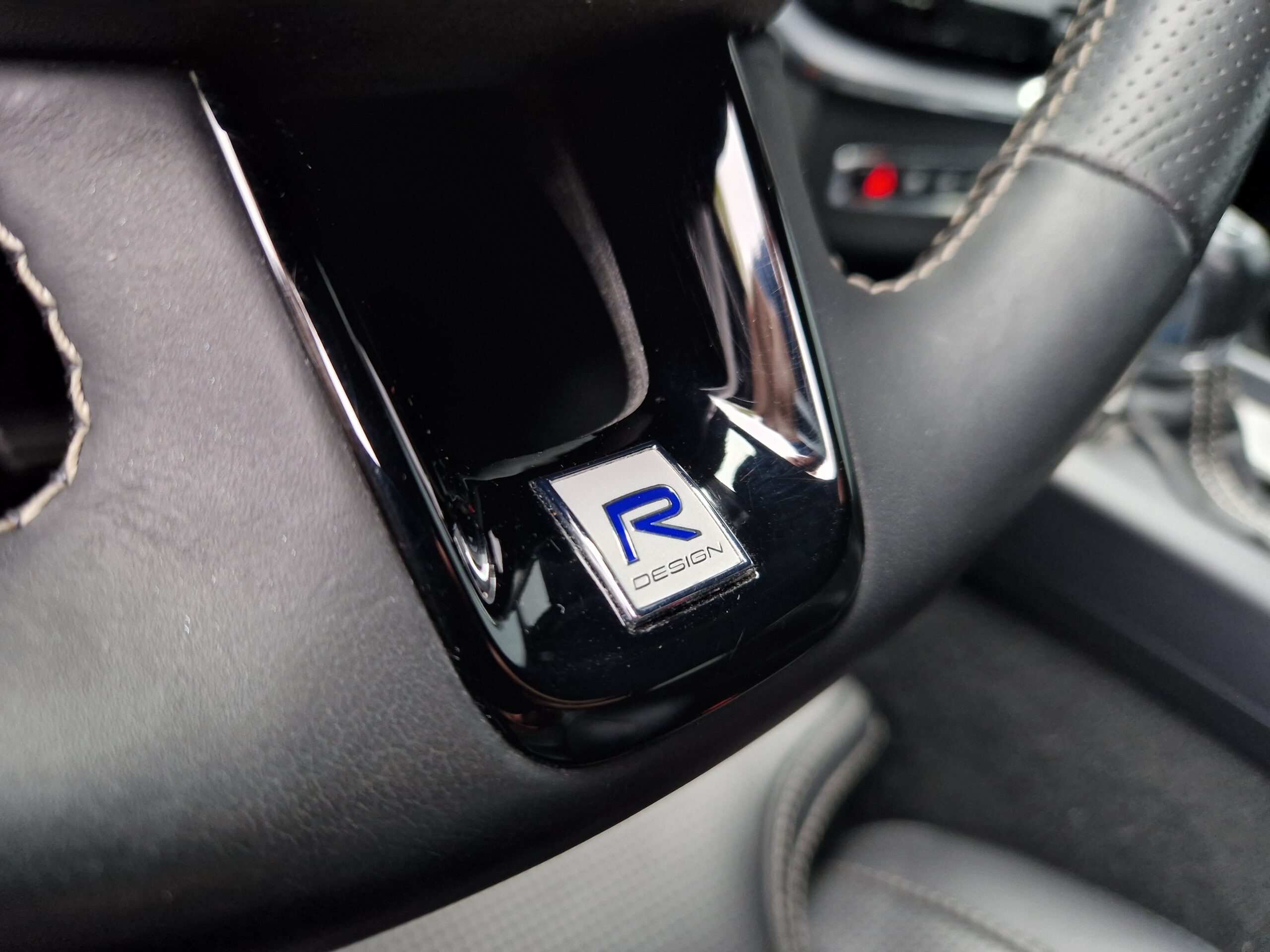 VOLVO XC T5 60 R-DESIGN AWD 2018 MOŽNÝ ODPOČET DPH