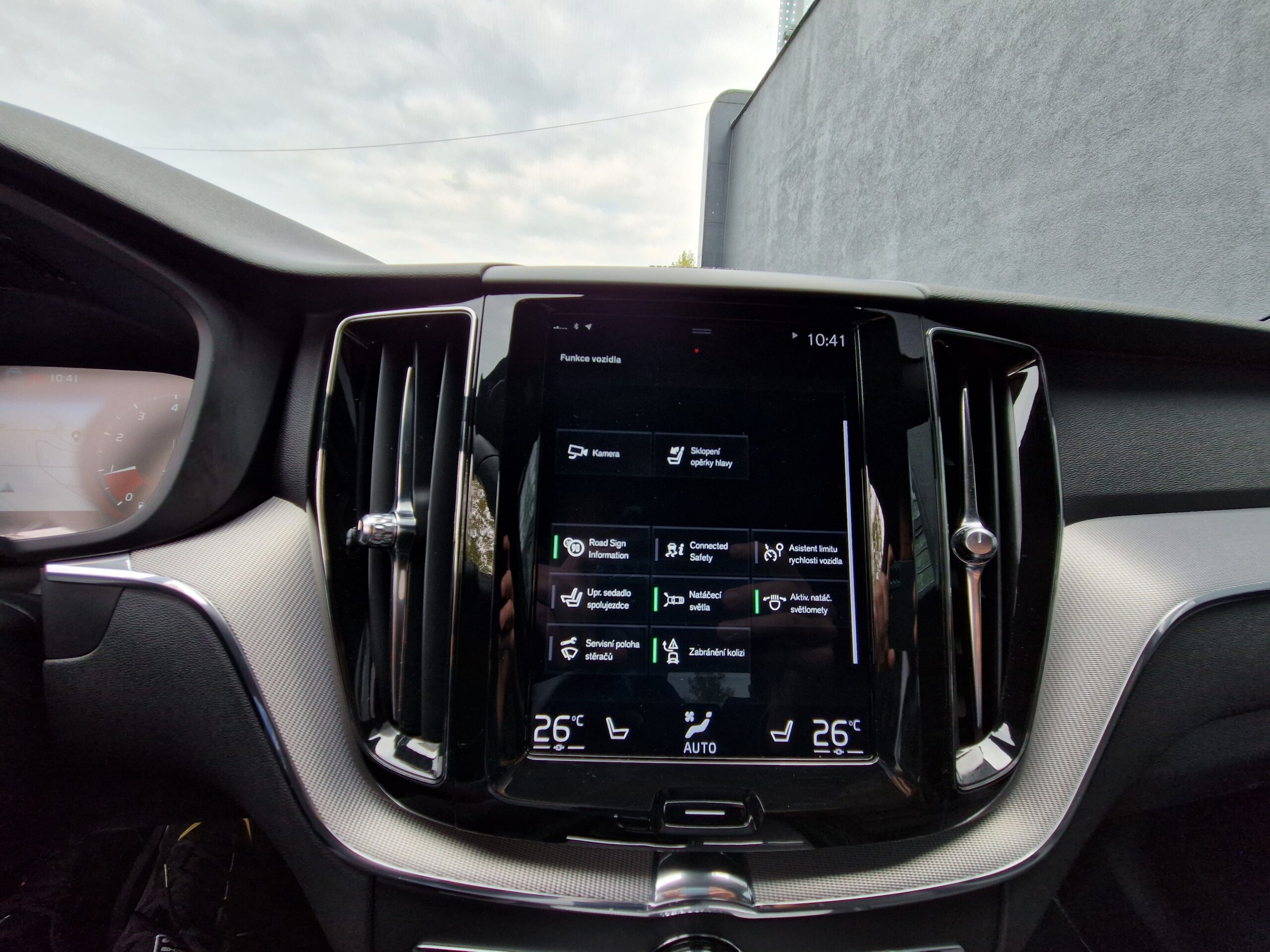 VOLVO XC T5 60 R-DESIGN AWD 2018 MOŽNÝ ODPOČET DPH