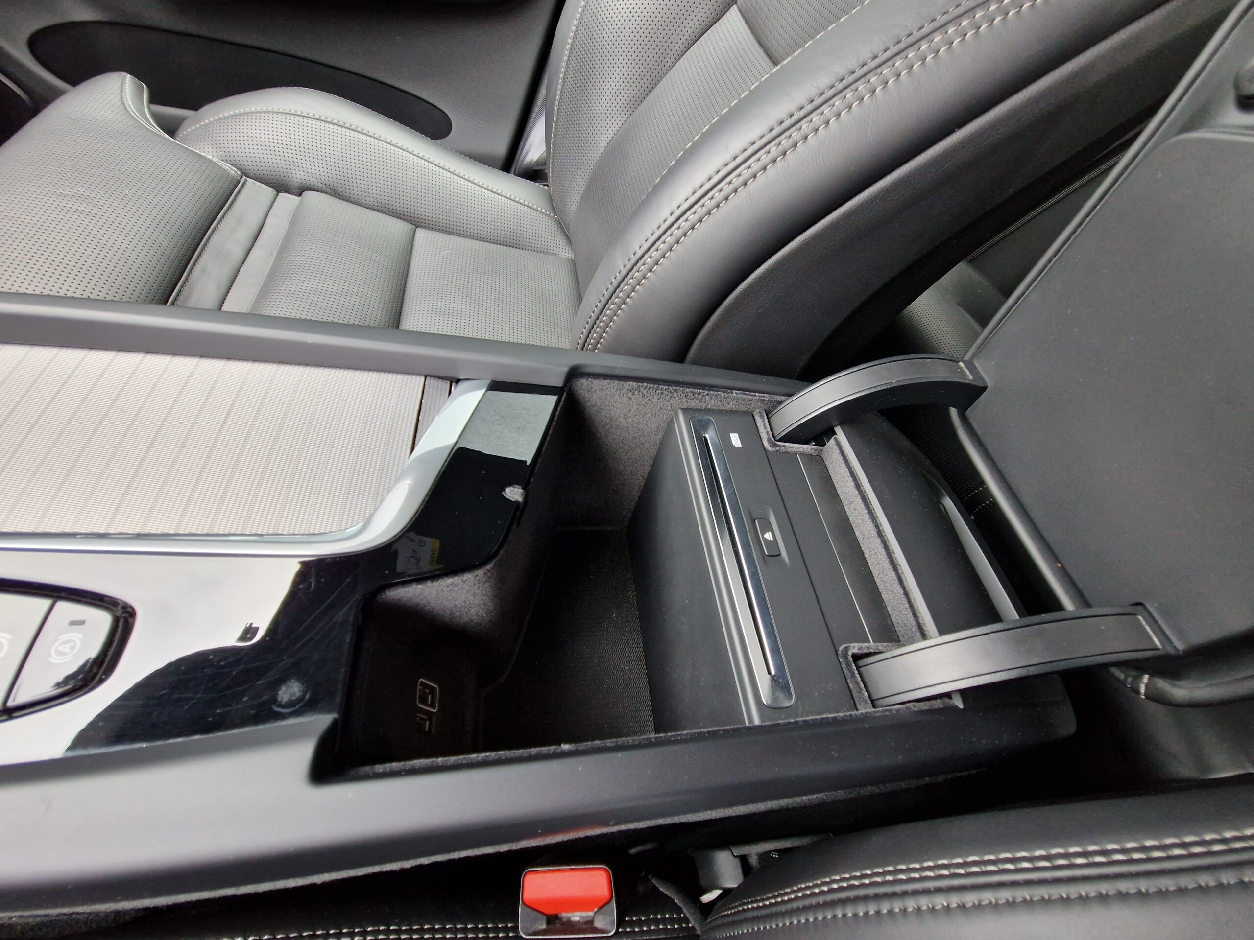 VOLVO XC T5 60 R-DESIGN AWD 2018 MOŽNÝ ODPOČET DPH